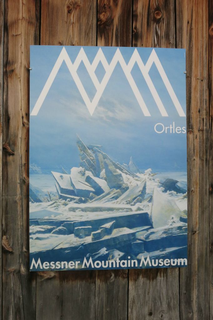 Le Musée Ortles à Sulden, au pied du sommet de l'Ortles. Il présente une exposition sur le ski, l'Arctique et l'Antarctique